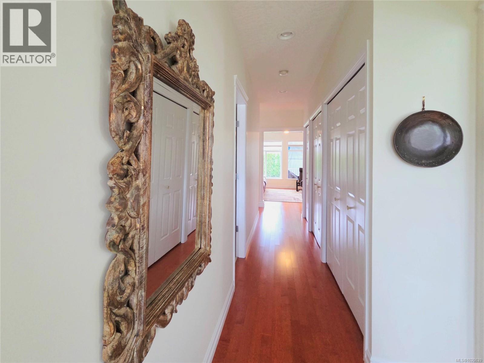 2040 Sussex Dr, Courtenay, British Columbia  V9N 3R3 - Photo 4 - 1020639