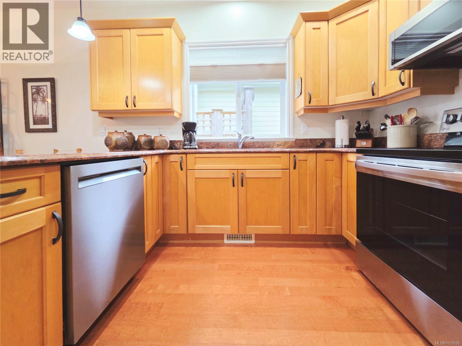 2040 Sussex Dr, Courtenay, British Columbia  V9N 3R3 - Photo 12 - 1020639