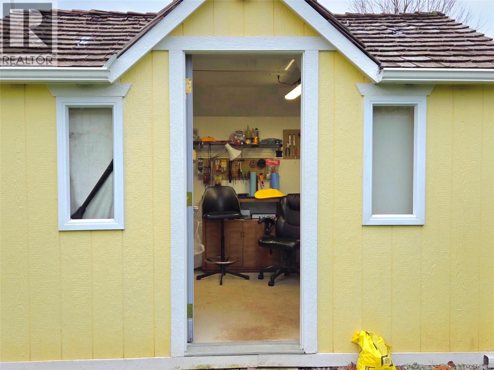 2040 Sussex Dr, Courtenay, British Columbia  V9N 3R3 - Photo 41 - 1020639