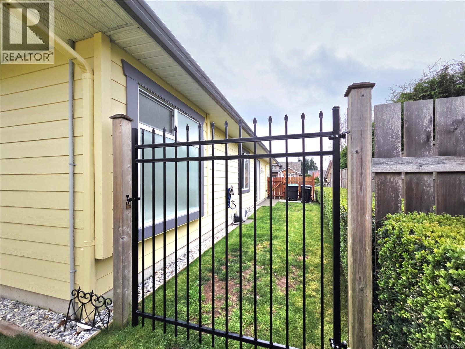 2040 Sussex Dr, Courtenay, British Columbia  V9N 3R3 - Photo 44 - 1020639