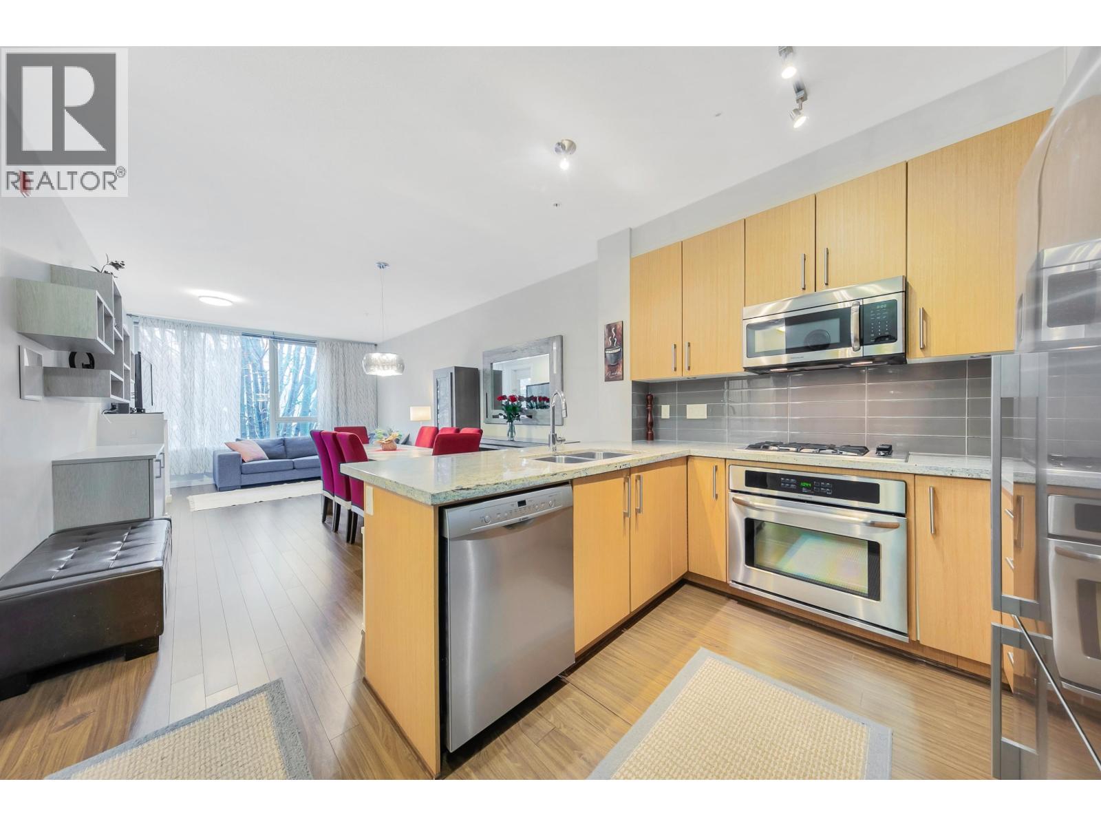 307 159 W 22nd Street, North Vancouver, British Columbia  V7M 0B6 - Photo 3 - R3058782