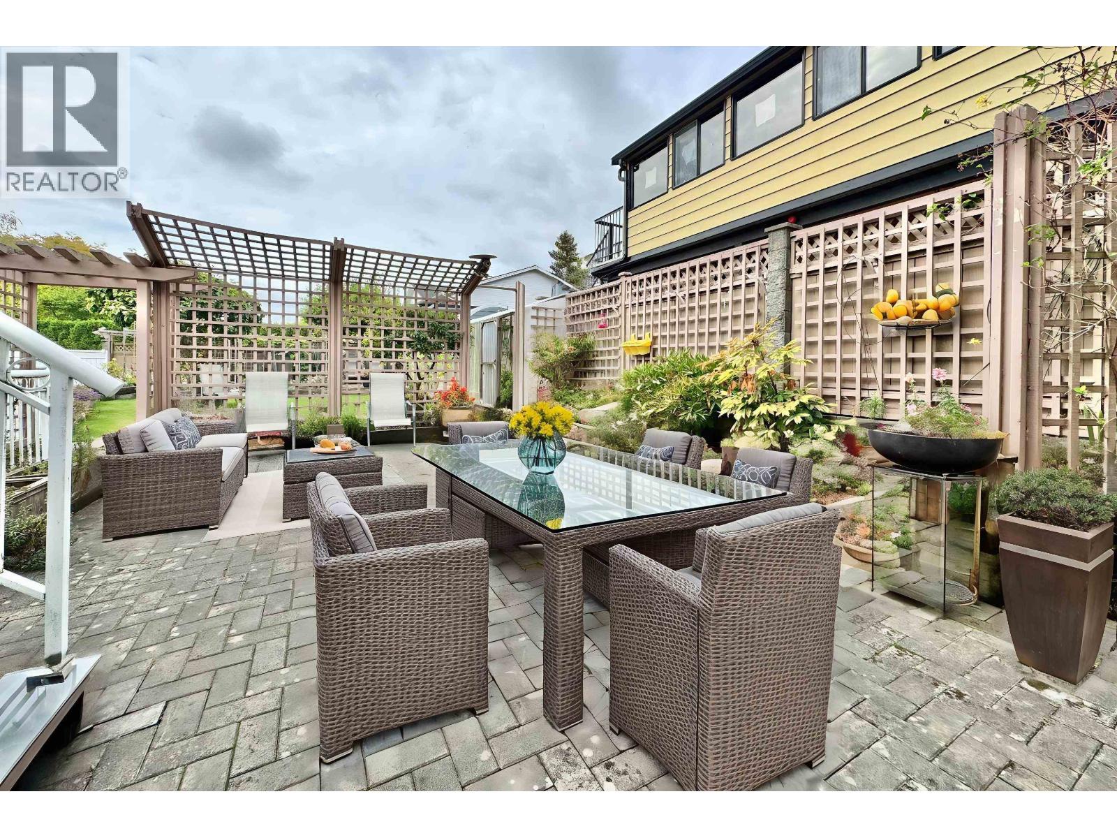 7091 Sussex Avenue, Burnaby, British Columbia  V5J 3V4 - Photo 3 - R3055178