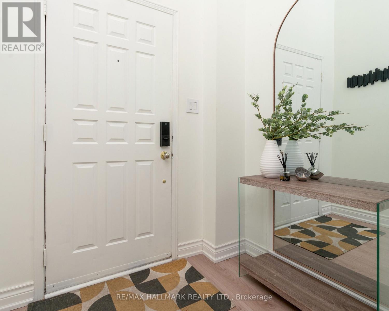 35 - 95 Weldrick Road E, Richmond Hill, Ontario  L4C 0H6 - Photo 2 - N12569464