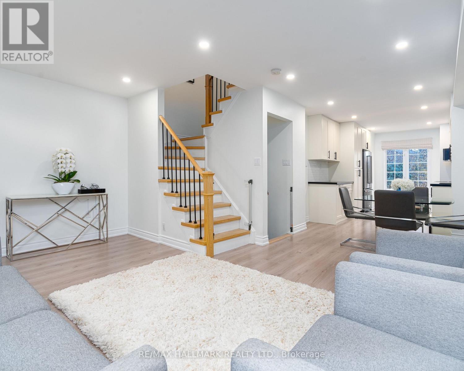 35 - 95 Weldrick Road E, Richmond Hill, Ontario  L4C 0H6 - Photo 6 - N12569464