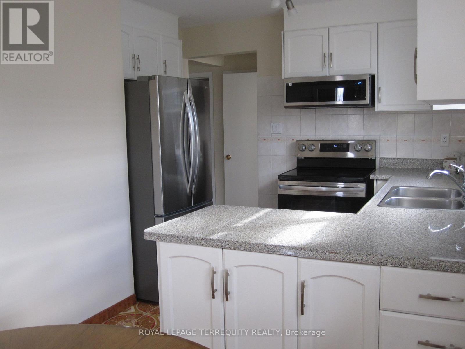 83 Victory Drive, Toronto, Ontario  M3M 2J9 - Photo 10 - W12558306