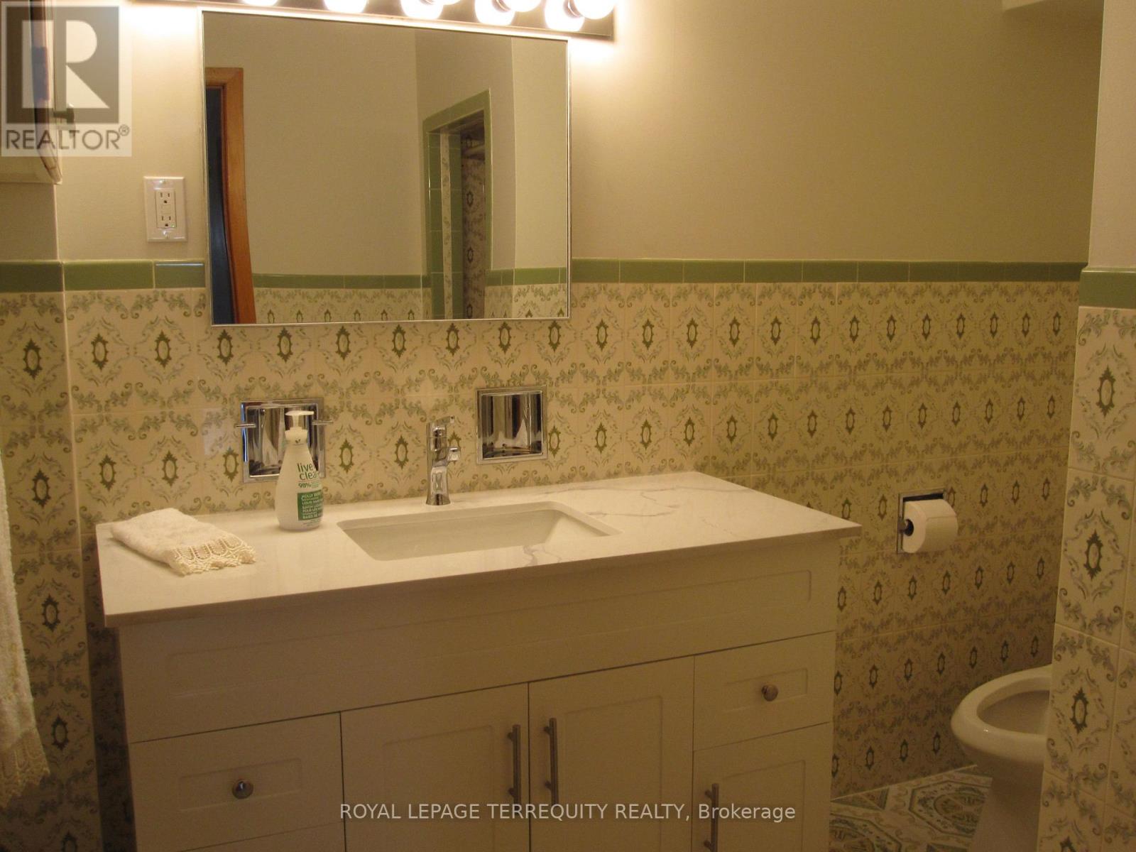 83 Victory Drive, Toronto, Ontario  M3M 2J9 - Photo 27 - W12558306