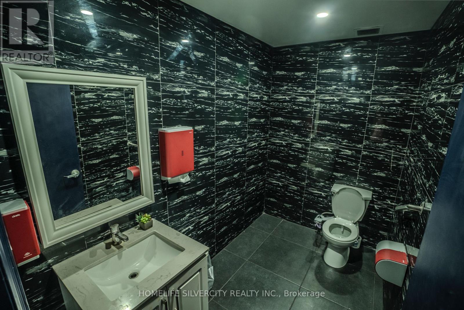 4870 Tomken Road, Mississauga, Ontario  L4W 1J8 - Photo 10 - W12569468