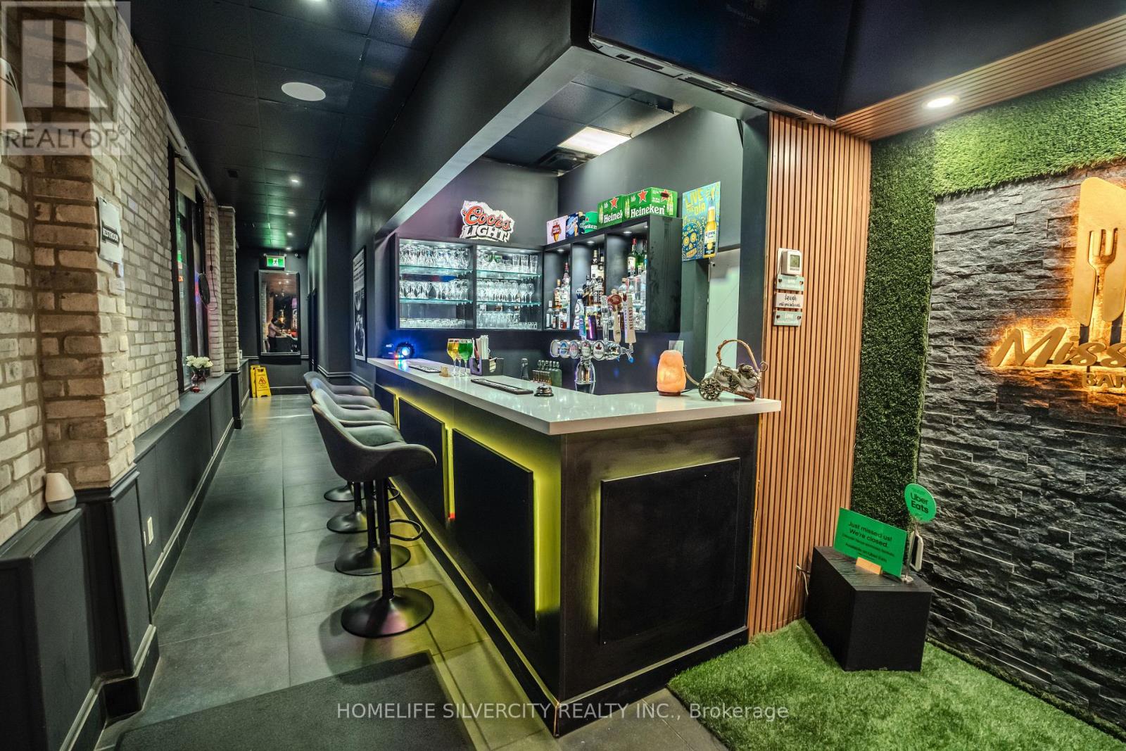 4870 Tomken Road, Mississauga, Ontario  L4W 1J8 - Photo 2 - W12569468