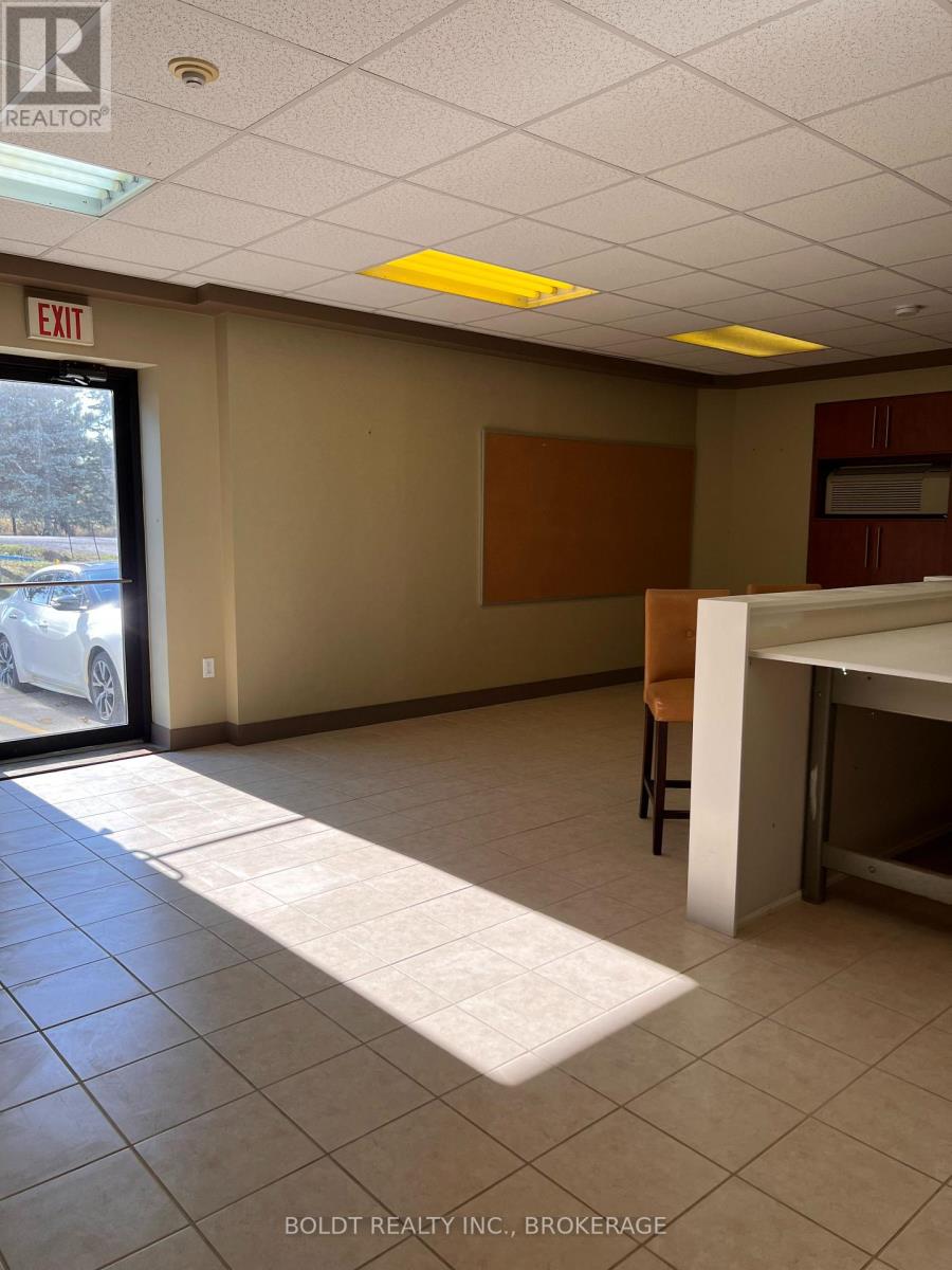 Unit B - 766 York Road, Niagara-On-The-Lake, Ontario  L0S 1J0 - Photo 12 - X12569518