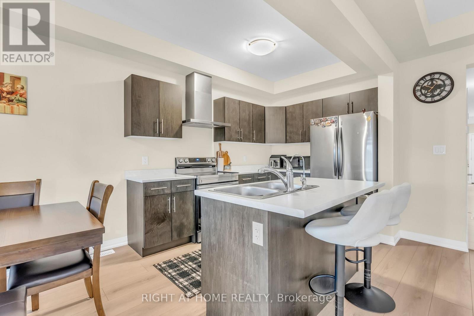 4 West Creek Court, Welland, Ontario  L3C 0K8 - Photo 12 - X12569466