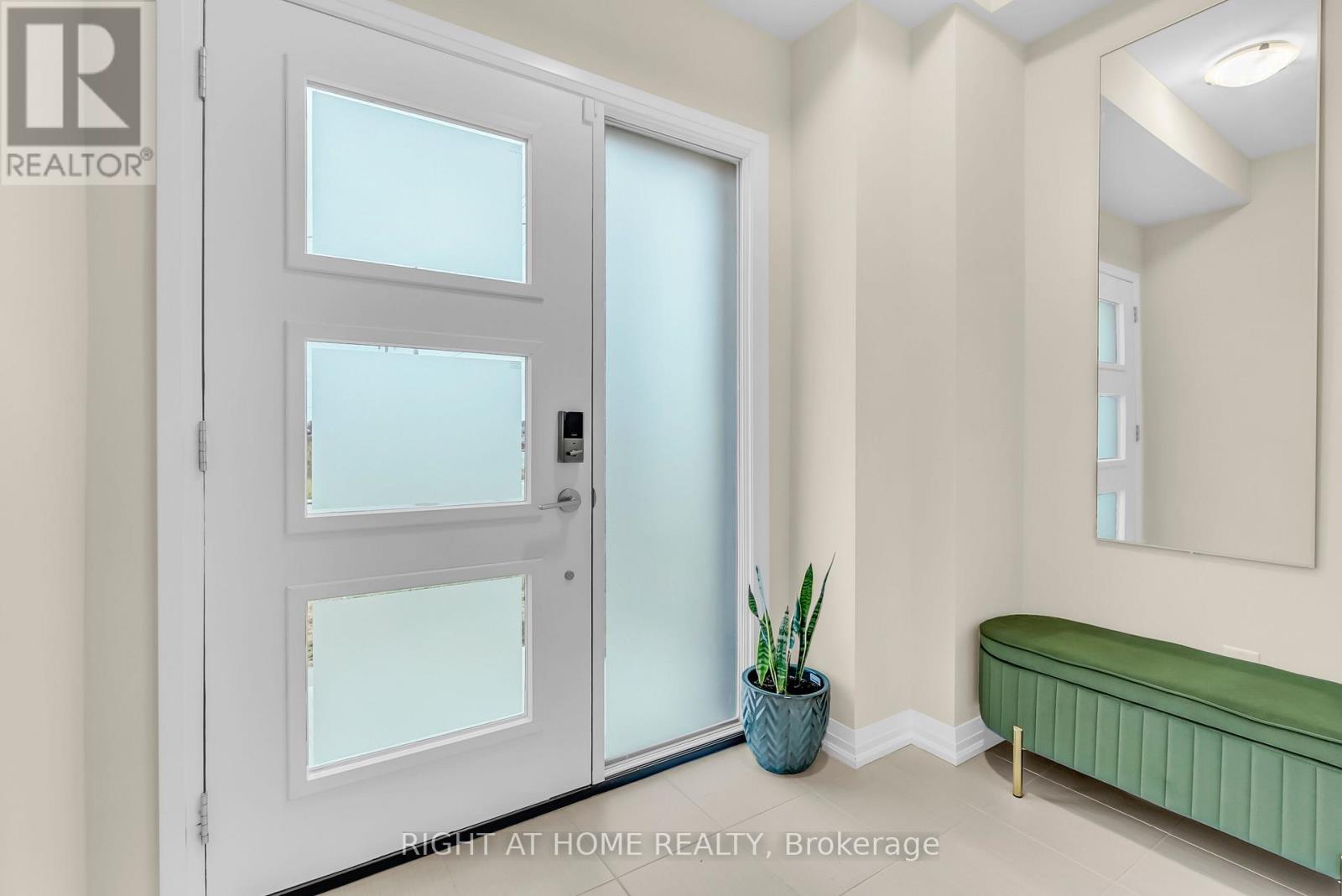 4 West Creek Court, Welland, Ontario  L3C 0K8 - Photo 3 - X12569466