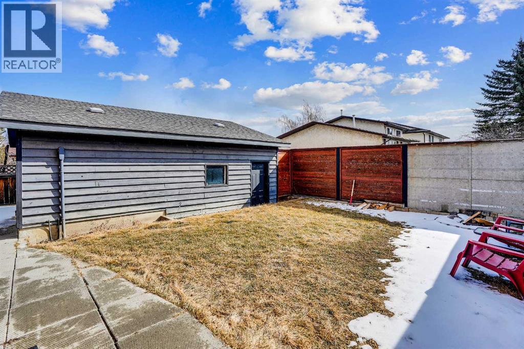 20 Bermuda Road Nw, Calgary, Alberta  T3K 1G6 - Photo 33 - A2271919