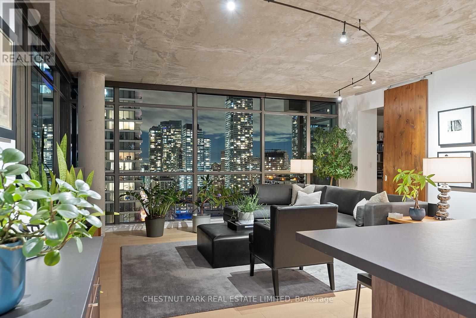 2502 - 281 Mutual Street, Toronto, Ontario  M4Y 3C4 - Photo 1 - C12569496