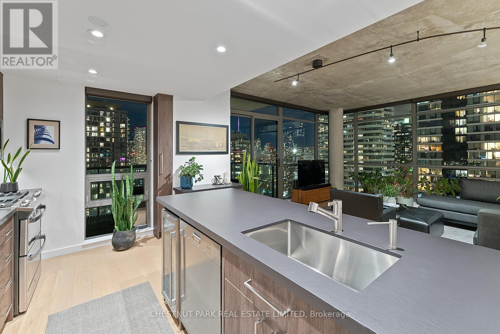 2502 - 281 Mutual Street, Toronto, Ontario  M4Y 3C4 - Photo 14 - C12569496