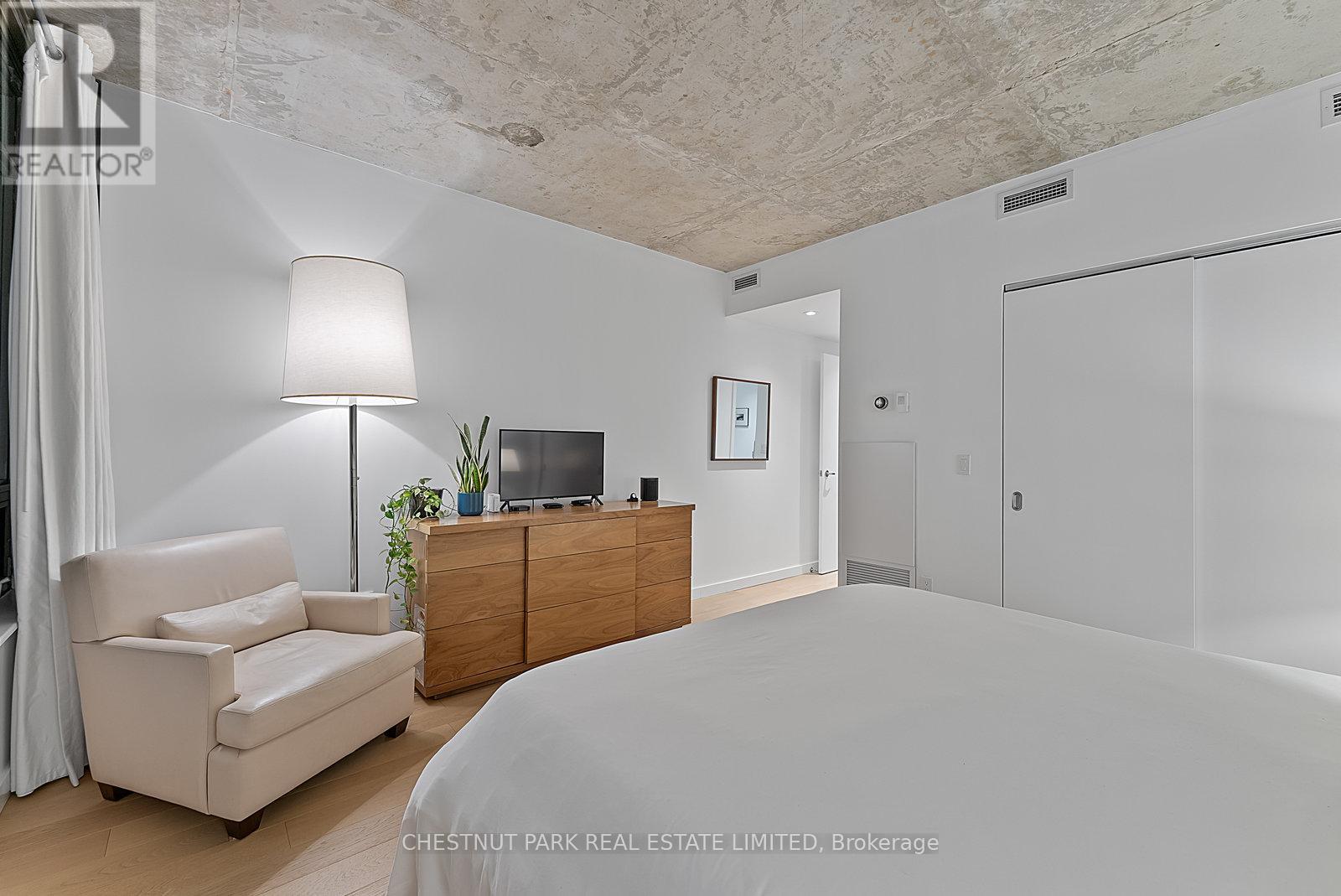 2502 - 281 Mutual Street, Toronto, Ontario  M4Y 3C4 - Photo 24 - C12569496