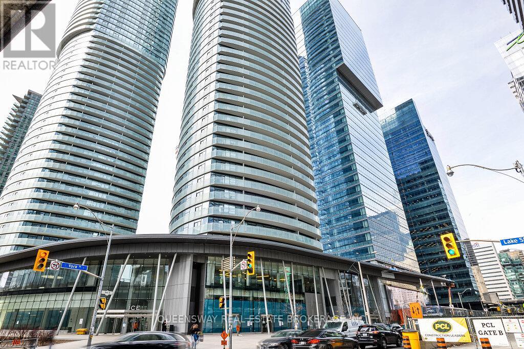 607 - 14 YORK STREET, Toronto, Ontario