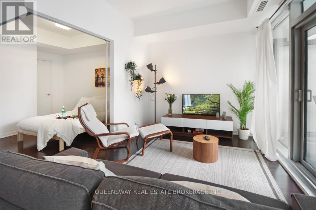 607 - 14 York Street, Toronto, Ontario  M5J 0B1 - Photo 2 - C12569500