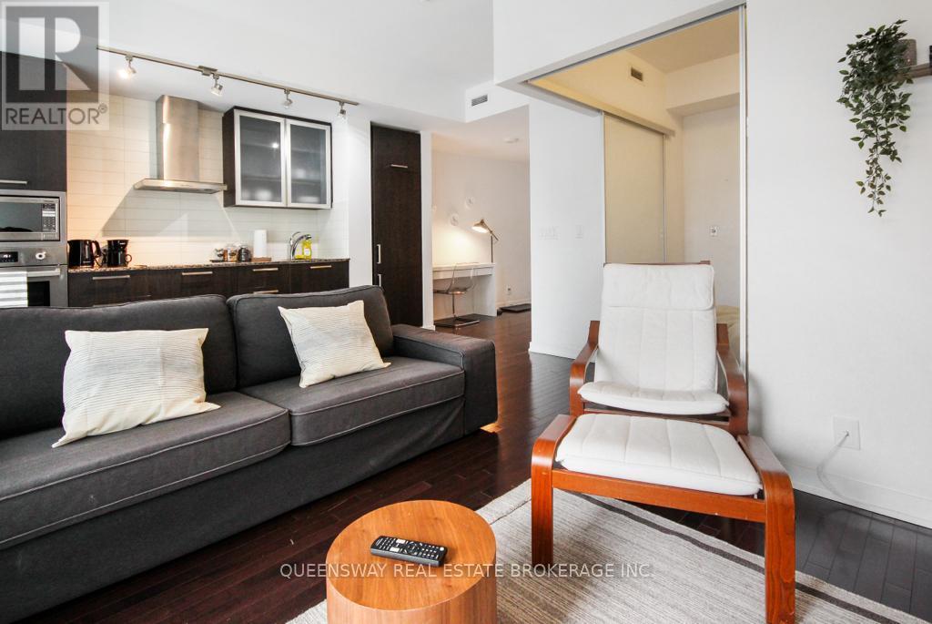 607 - 14 York Street, Toronto, Ontario  M5J 0B1 - Photo 5 - C12569500