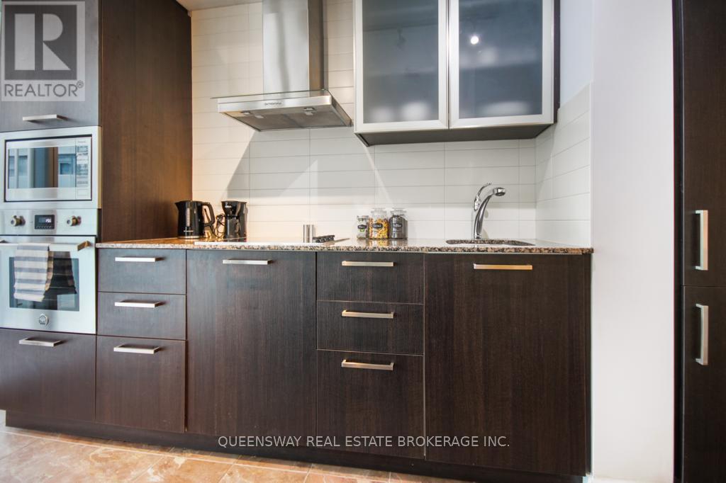 607 - 14 York Street, Toronto, Ontario  M5J 0B1 - Photo 7 - C12569500