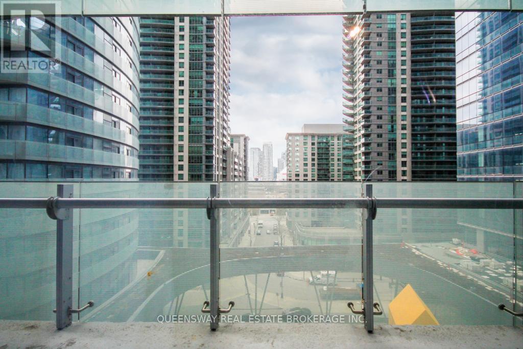 607 - 14 York Street, Toronto, Ontario  M5J 0B1 - Photo 8 - C12569500