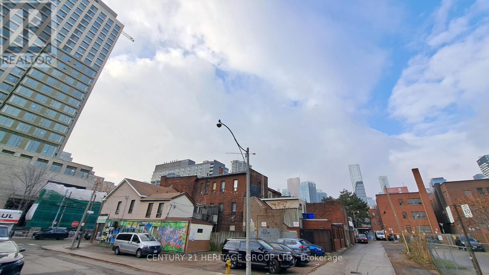 250 Queen Street E, Toronto, Ontario  M5A 1S3 - Photo 30 - C12554222