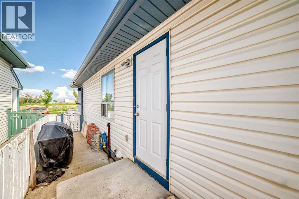 110 Applebrook Circle Se, Calgary, Alberta  T2A 7T3 - Photo 10 - A2245098