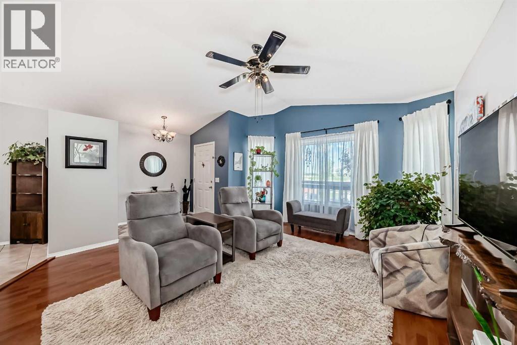 110 Applebrook Circle Se, Calgary, Alberta  T2A 7T3 - Photo 6 - A2245098