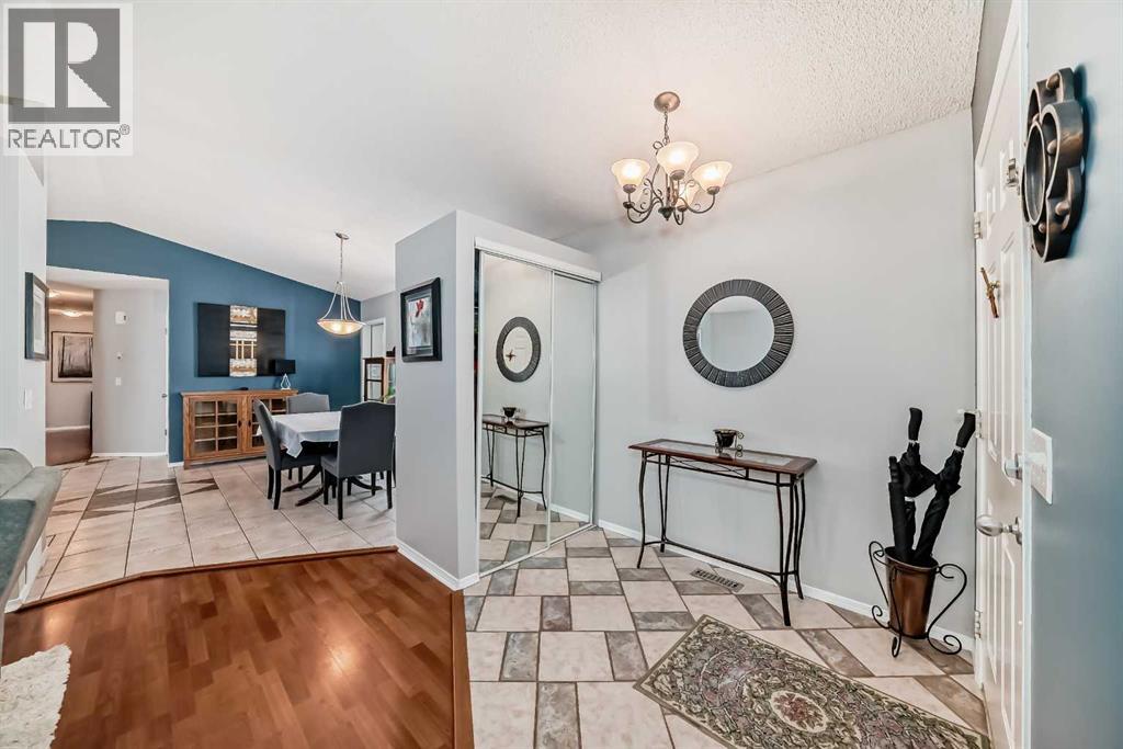 110 Applebrook Circle Se, Calgary, Alberta  T2A 7T3 - Photo 4 - A2245098