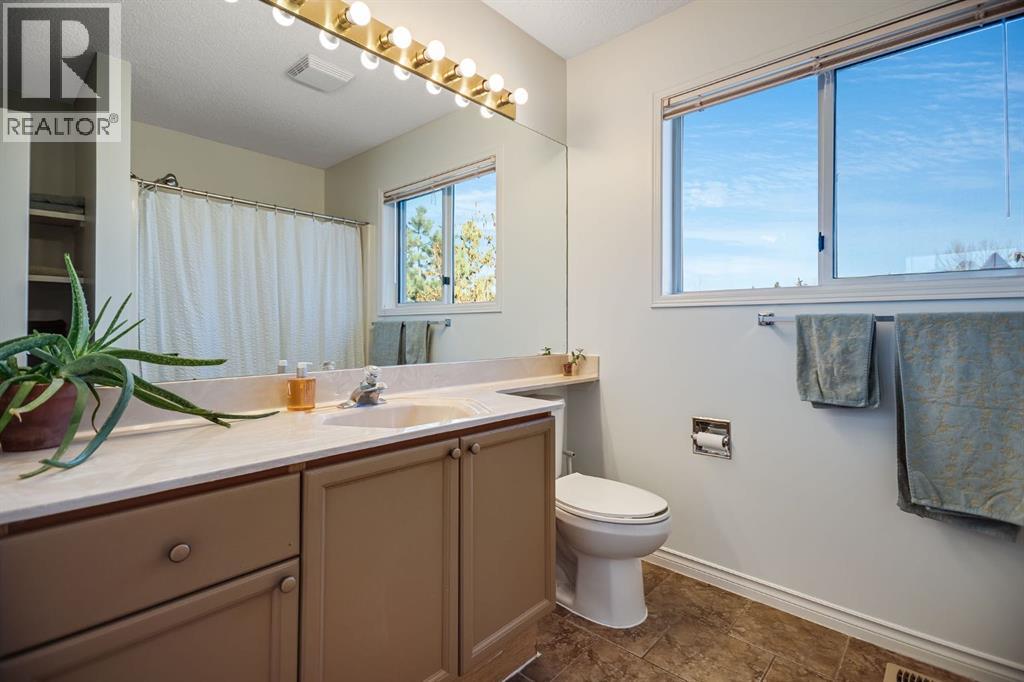 18 Westridge Crescent, Okotoks, Alberta  T1S 1N3 - Photo 24 - A2266447