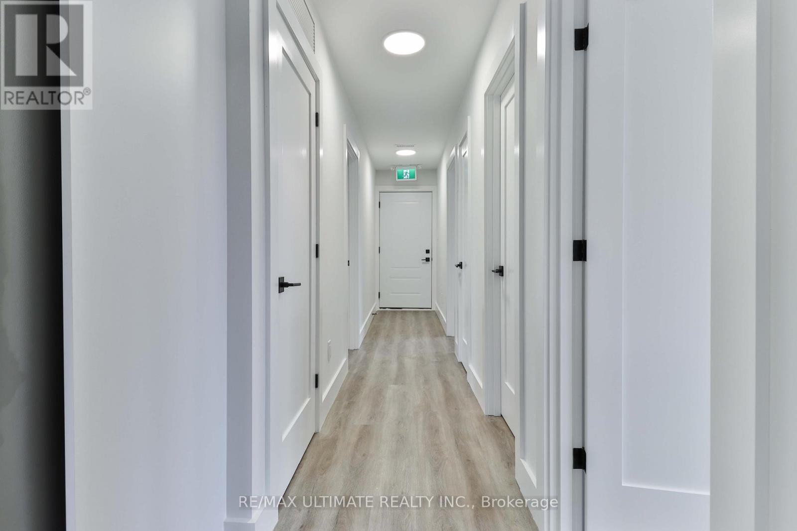 3rd Floor - 6 Chudleigh Road, Toronto, Ontario M6E 1Y8 - Photo 13 - W12569474