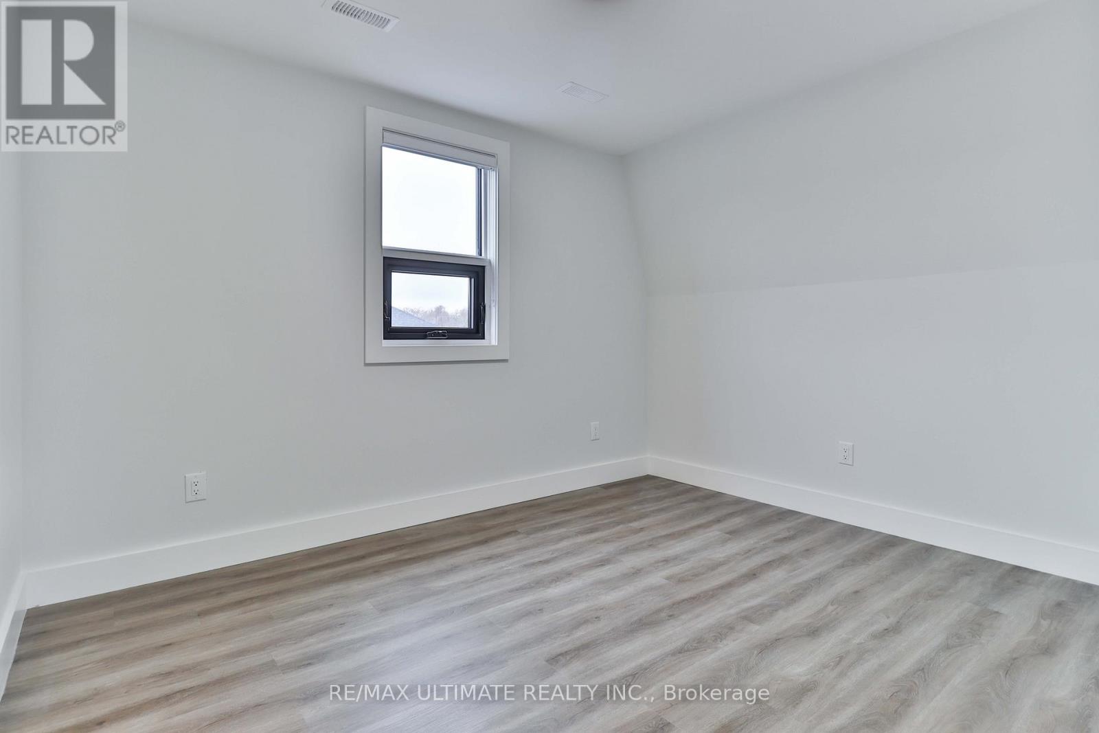 3rd Floor - 6 Chudleigh Road, Toronto, Ontario M6E 1Y8 - Photo 14 - W12569474