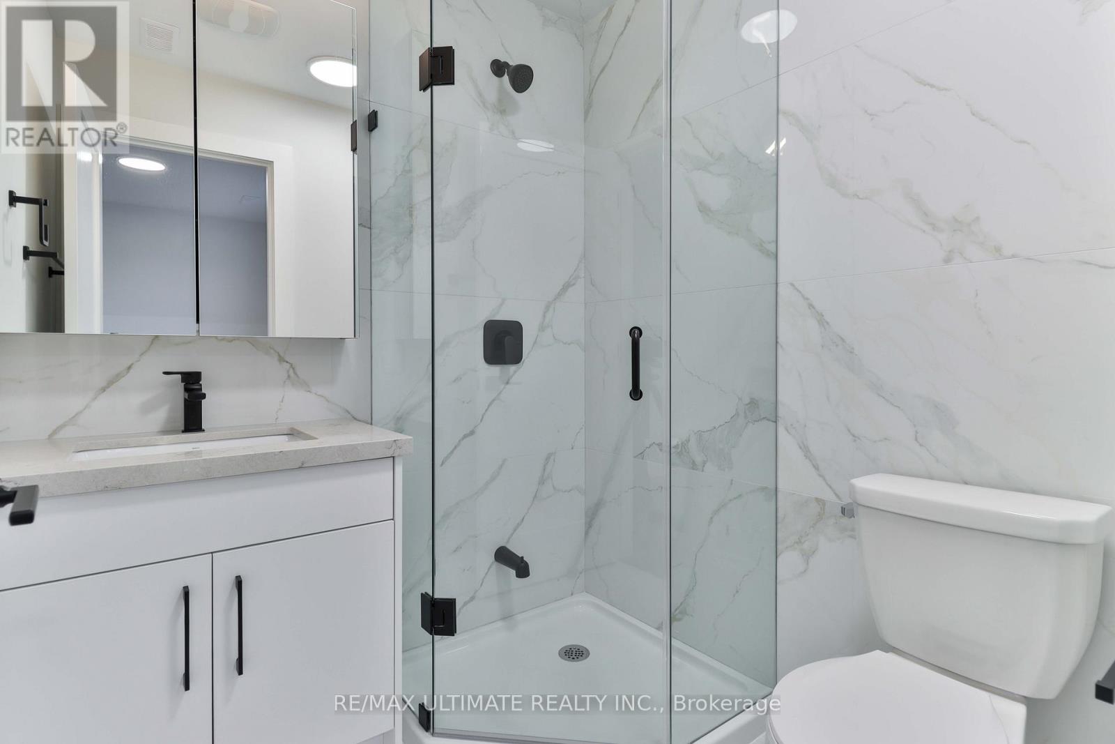 3rd Floor - 6 Chudleigh Road, Toronto, Ontario M6E 1Y8 - Photo 17 - W12569474