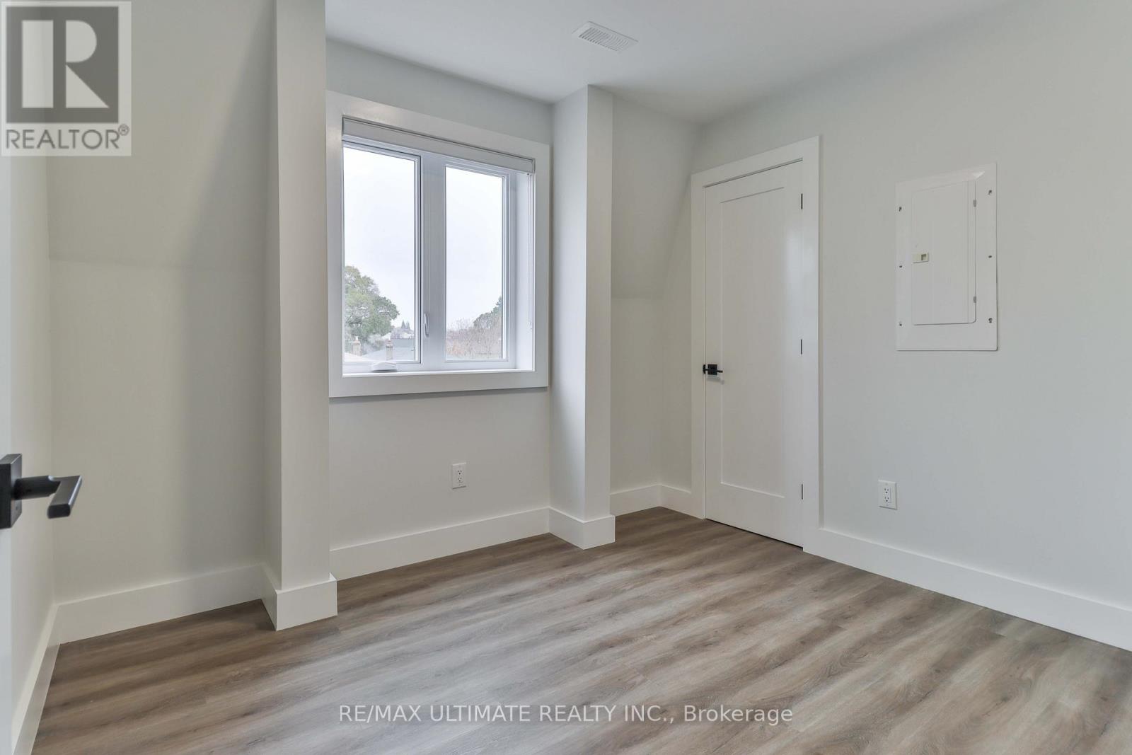 3rd Floor - 6 Chudleigh Road, Toronto, Ontario M6E 1Y8 - Photo 19 - W12569474