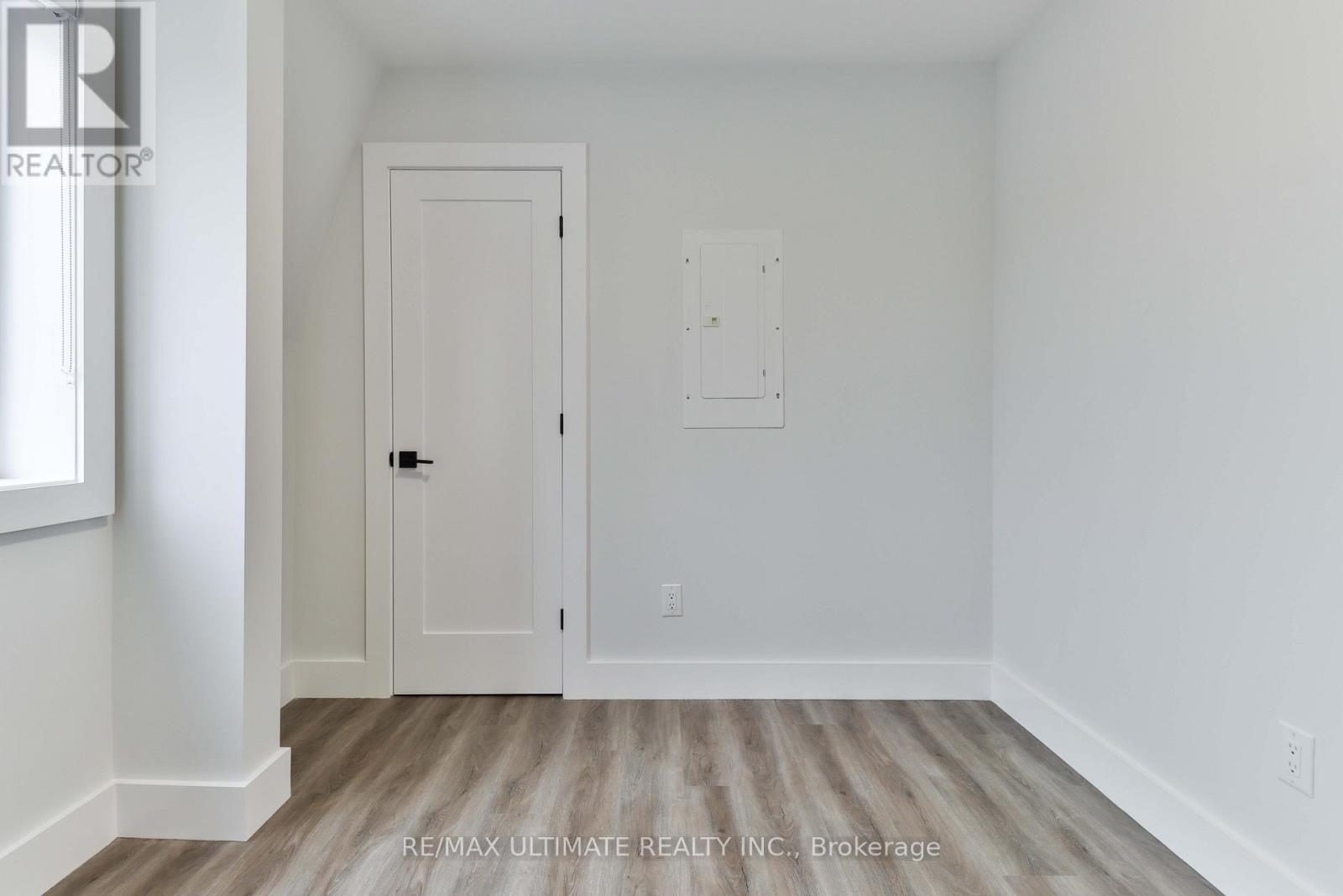 3rd Floor - 6 Chudleigh Road, Toronto, Ontario M6E 1Y8 - Photo 20 - W12569474