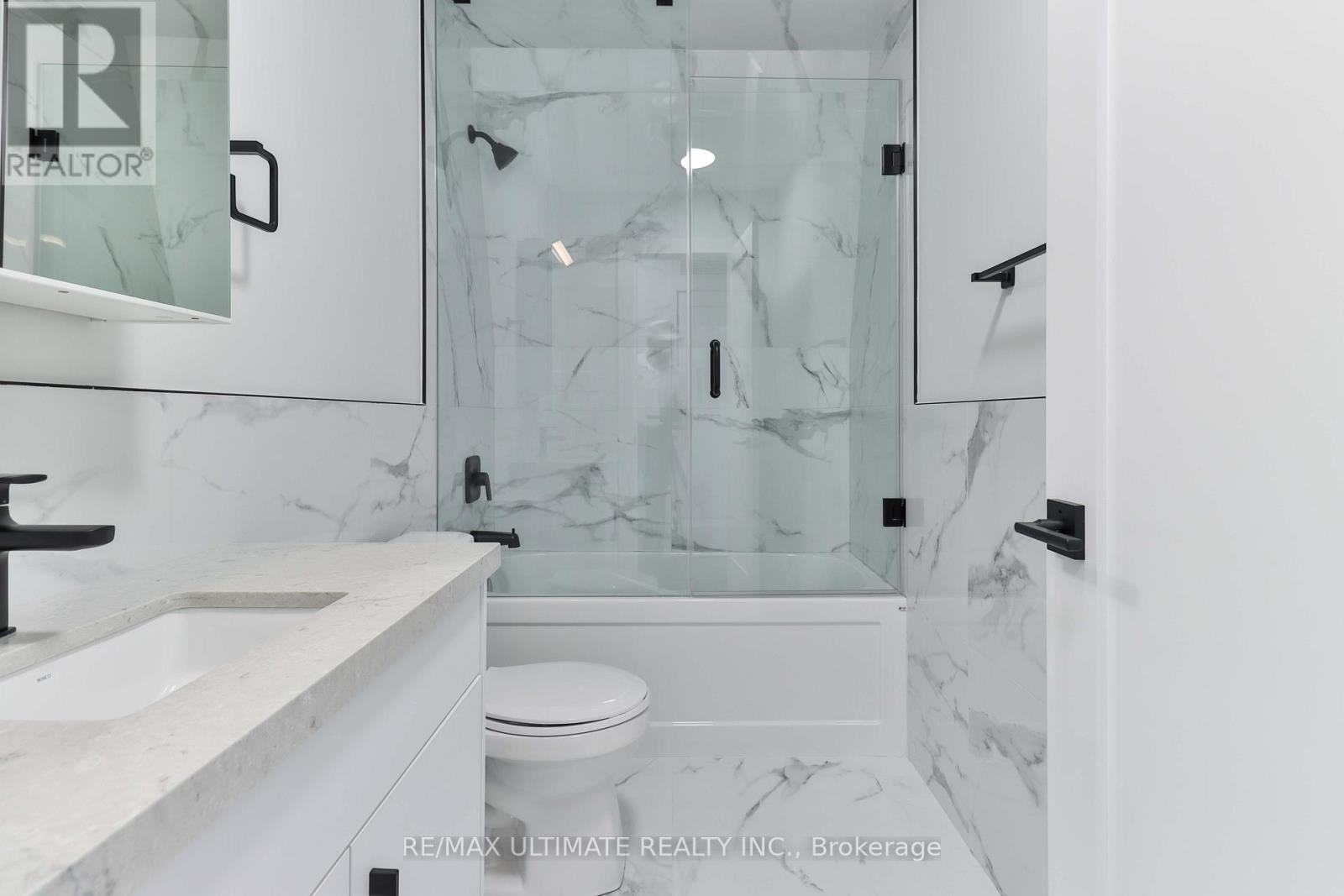 3rd Floor - 6 Chudleigh Road, Toronto, Ontario M6E 1Y8 - Photo 24 - W12569474