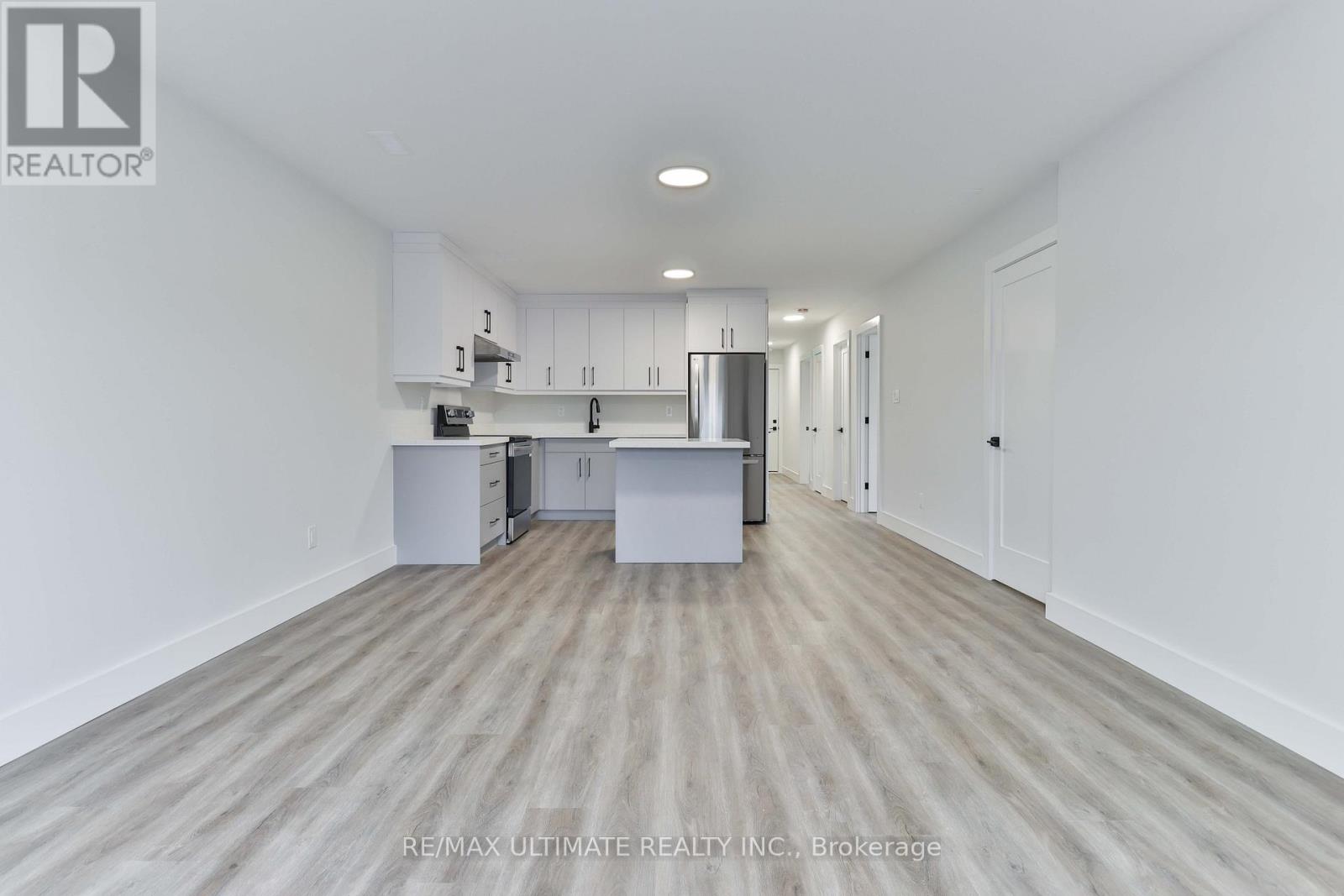 3rd Floor - 6 Chudleigh Road, Toronto, Ontario M6E 1Y8 - Photo 3 - W12569474
