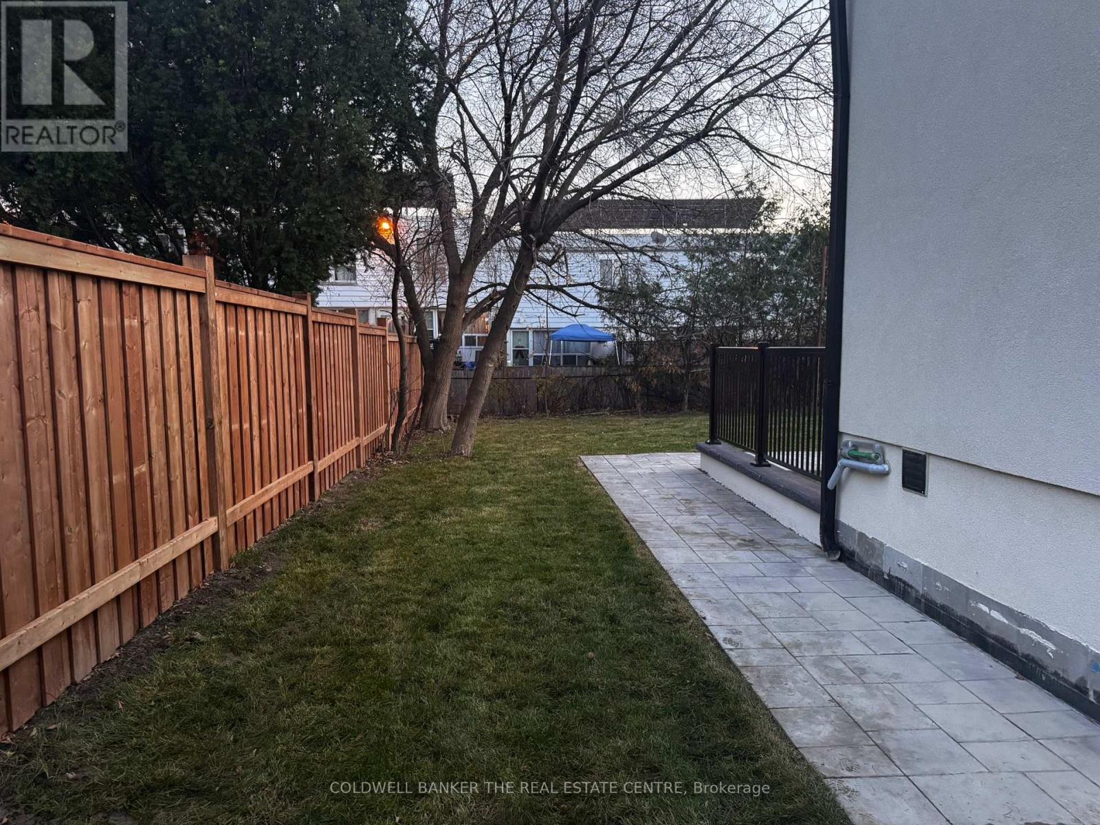 Unit 2 - Front Lower - 17 Cornwallis Drive, Toronto, Ontario  M1P 1H1 - Photo 11 - E12562192