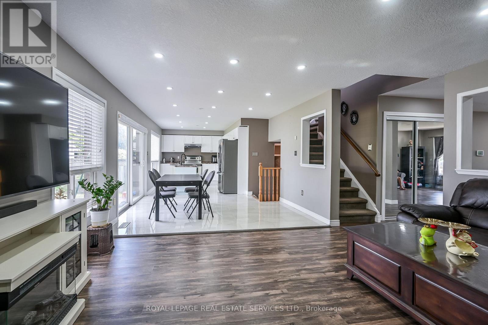 118 Blackburn Drive, Brantford, Ontario  N3T 6S2 - Photo 8 - X12569486