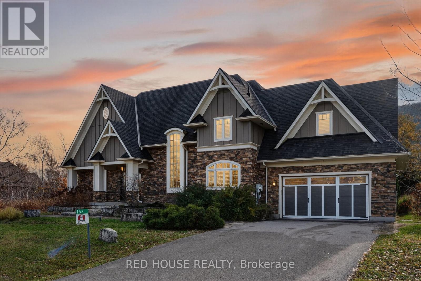 162 Delphi Lane N, Blue Mountains, Ontario  N0H 1J0 - Photo 2 - X12569492