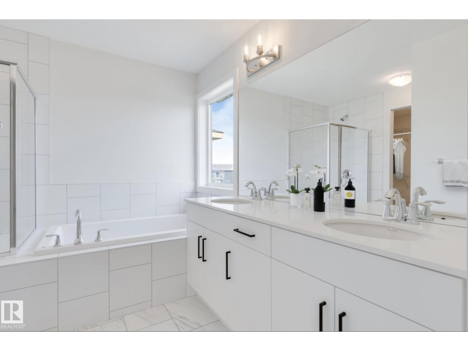 2033 Muckleplum Link Sw, Edmonton, Alberta  T6X 3H1 - Photo 4 - E4437276