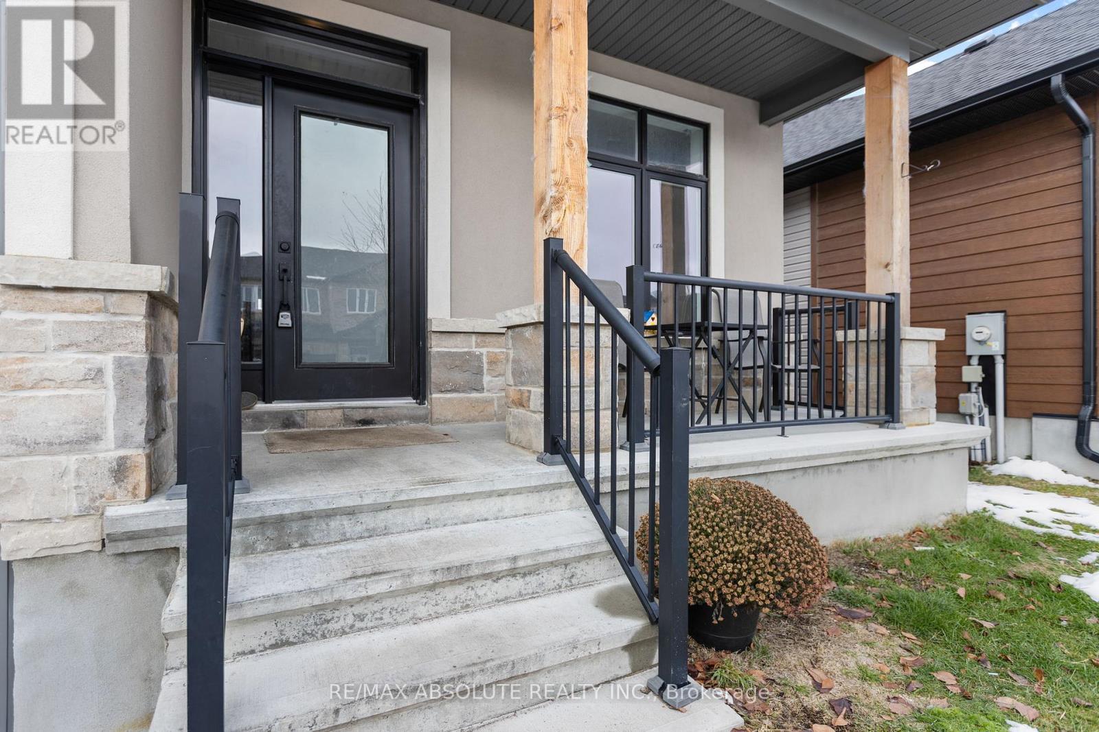 106 Mcphail Road, Carleton Place, Ontario  K7C 0P7 - Photo 4 - X12569556