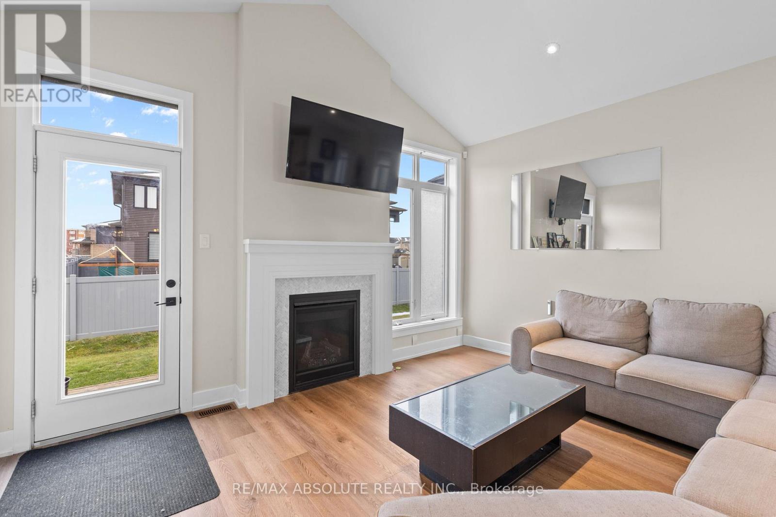 106 Mcphail Road, Carleton Place, Ontario  K7C 0P7 - Photo 9 - X12569556