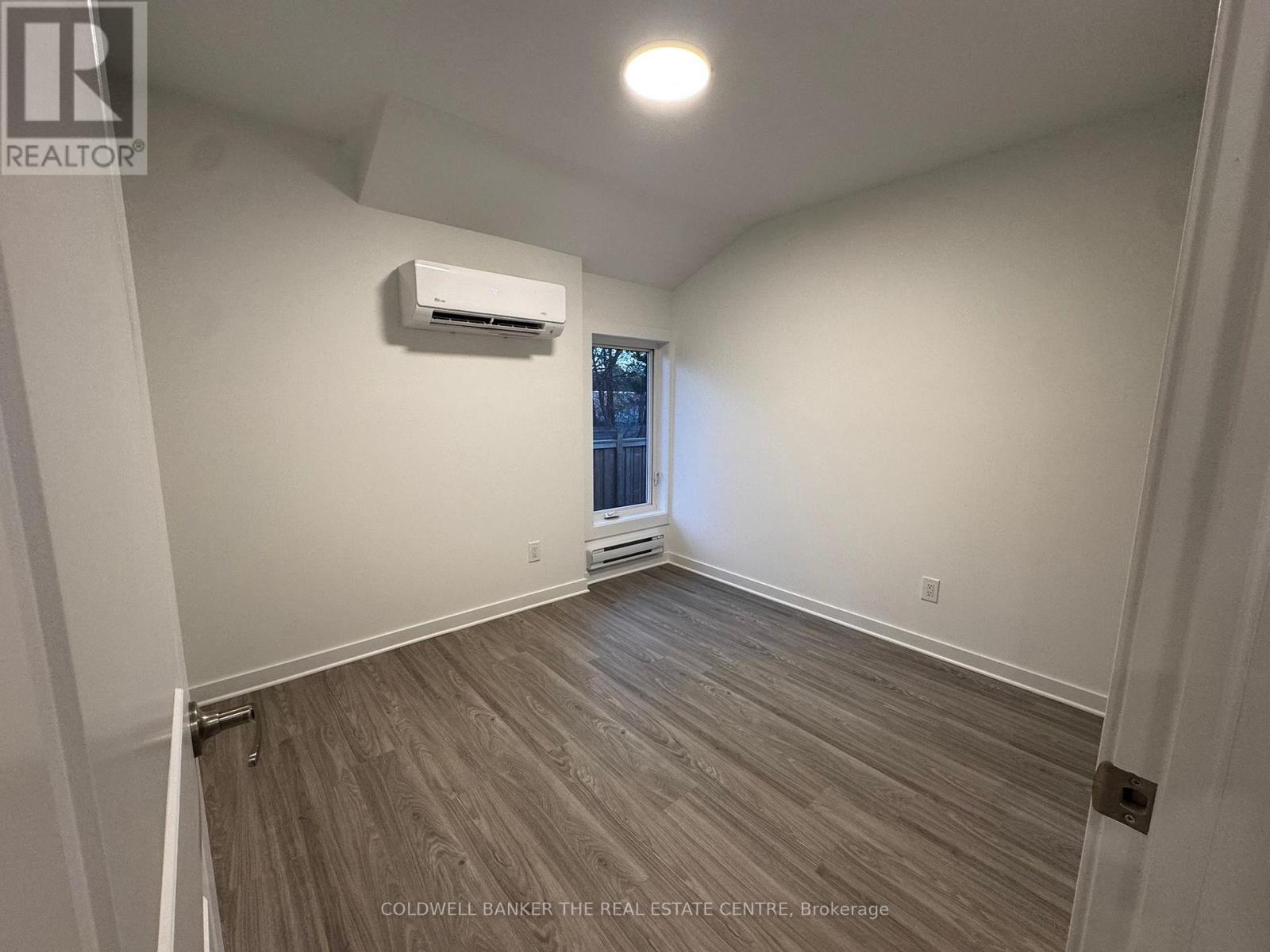 Unit 1 - Front Upper - 17 Cornwallis Drive, Toronto, Ontario  M1P 1H1 - Photo 7 - E12562156