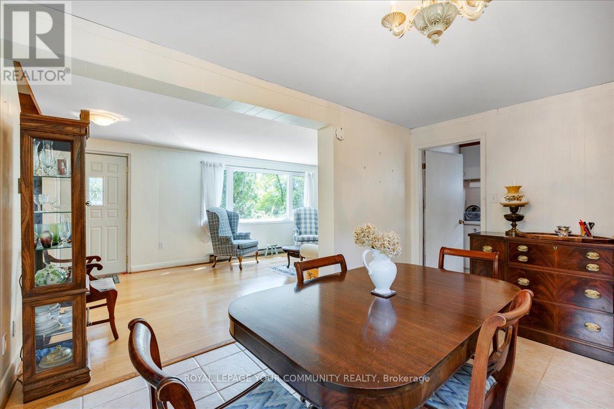 258 Lakeview Boulevard, Georgina, Ontario  L4P 2Y3 - Photo 10 - N12383265