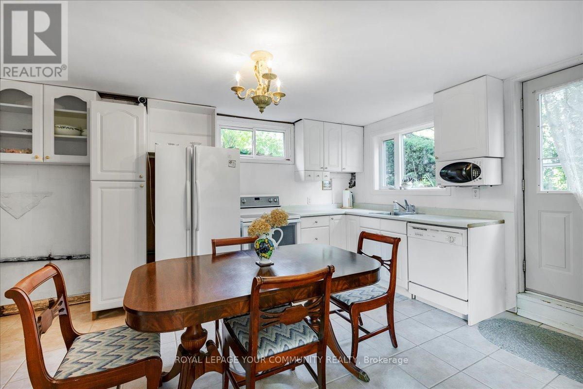 258 Lakeview Boulevard, Georgina, Ontario  L4P 2Y3 - Photo 8 - N12383265