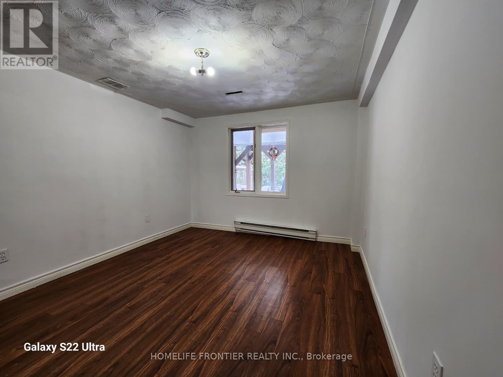 Basement - 615 Sandford Street, Newmarket, Ontario  L3X 1T4 - Photo 11 - N12569516