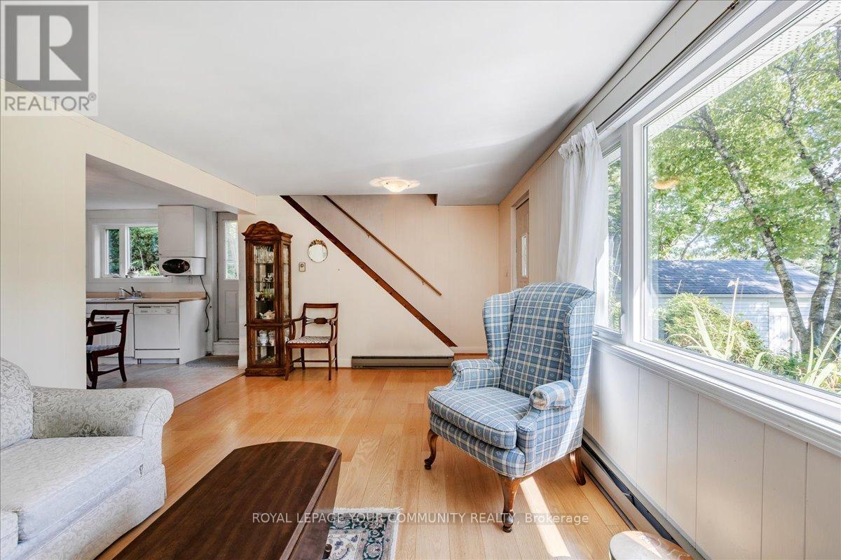 258 Lakeview Boulevard, Georgina, Ontario  L4P 2Y3 - Photo 7 - N12383265