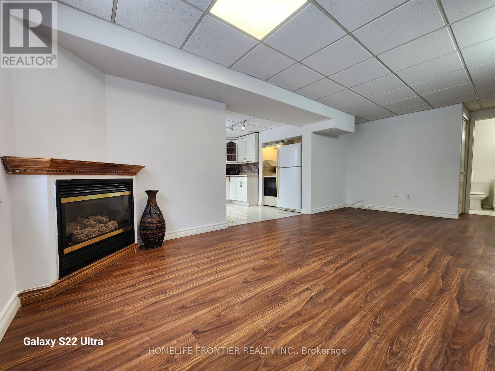 Basement - 615 Sandford Street, Newmarket, Ontario  L3X 1T4 - Photo 2 - N12569516