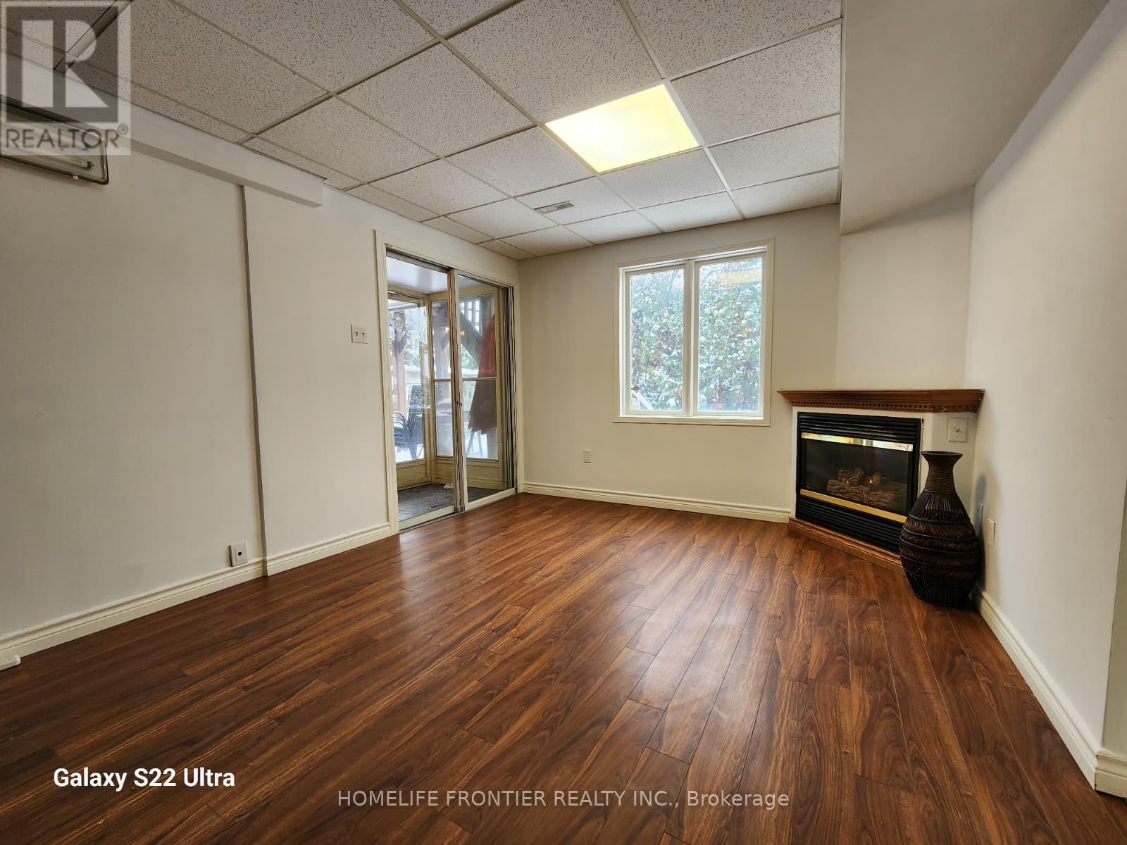 Basement - 615 Sandford Street, Newmarket, Ontario  L3X 1T4 - Photo 4 - N12569516