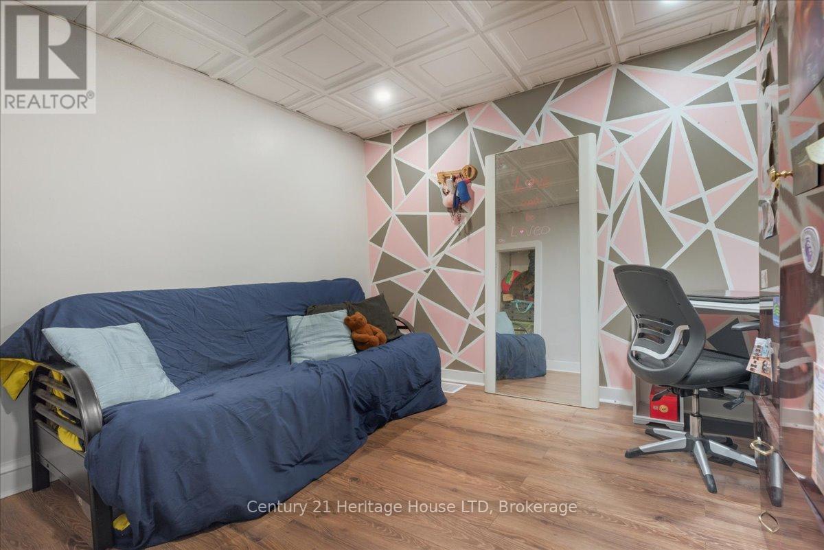 4 Cross Street, St. Catharines, Ontario L2R 2W5 - Photo 10 - X12569548